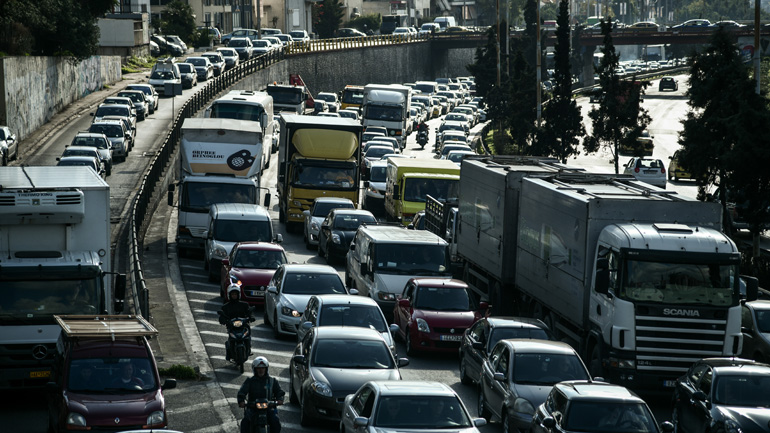Άρση των μέτρων απαγόρευσης κυκλοφορίας για τα φορτηγά