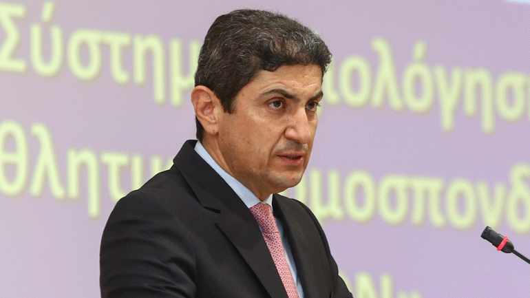 Αυγενάκης: «Στο τραπέζι η διακοπή των πρωταθλημάτων»