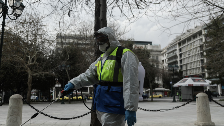 Τρίκαλα: Καθημερινό πλύσιμο περίπου 70 κάδων απορριμμάτων του δήμου
