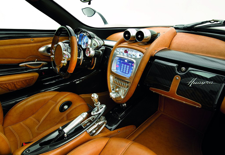 Το εσωτερικό της Pagani Huayra