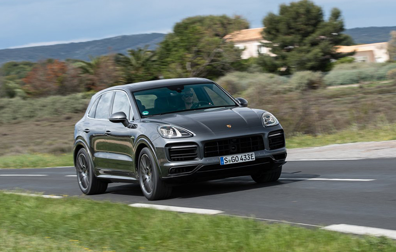Επτά καινούργιες Porsche Cayenne κυκλοφόρησαν στην Ελλάδα τον Μάρτιο...