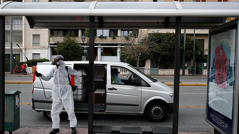 Νέα μέτρα περιορισμού σε ΜΜΜ, αυτοκίνητα και ταξί λόγω κορωνοϊού