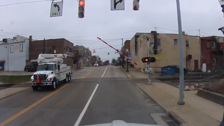 Πέρασε με κόκκινο – Πήρε και την μπάρα μαζί! Πέρασε με κόκκινο – Πήρε και την μπάρα μαζί!