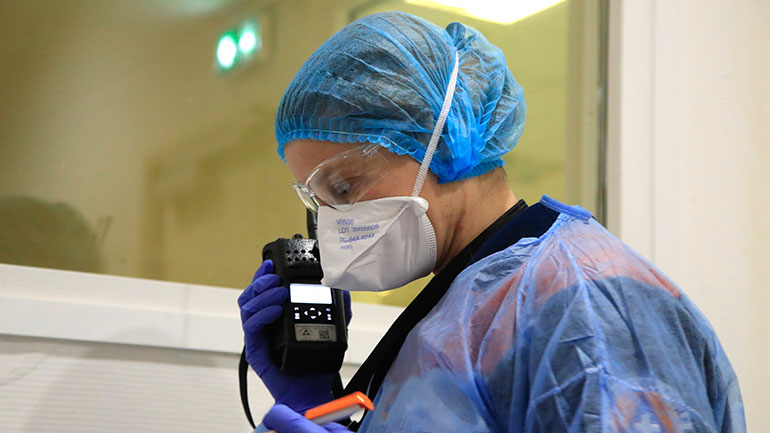 ΠΟΥ:  Οι νέοι κινδυνεύουν εξίσου από την Covid-19