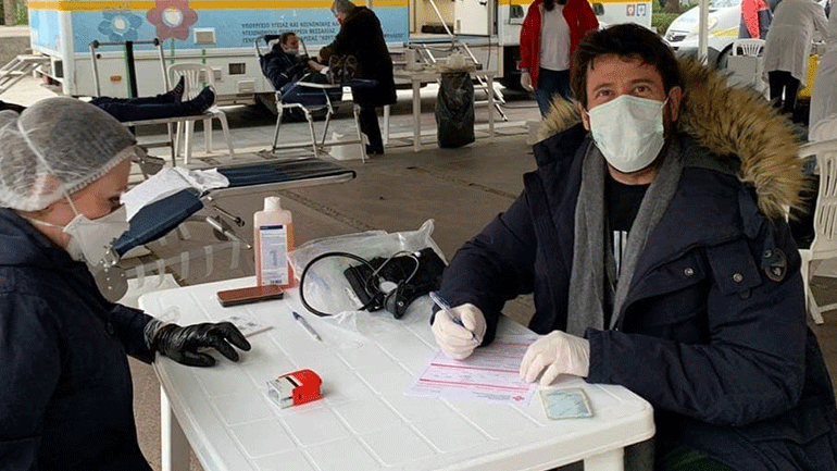 Ο Αλέξης Γεωργούλης καλεί τον κόσμο σε εθελοντική αιμοδοσία στη Λάρισα Ο Αλέξης Γεωργούλης καλεί τον κόσμο σε εθελοντική αιμοδοσία στη Λάρισα