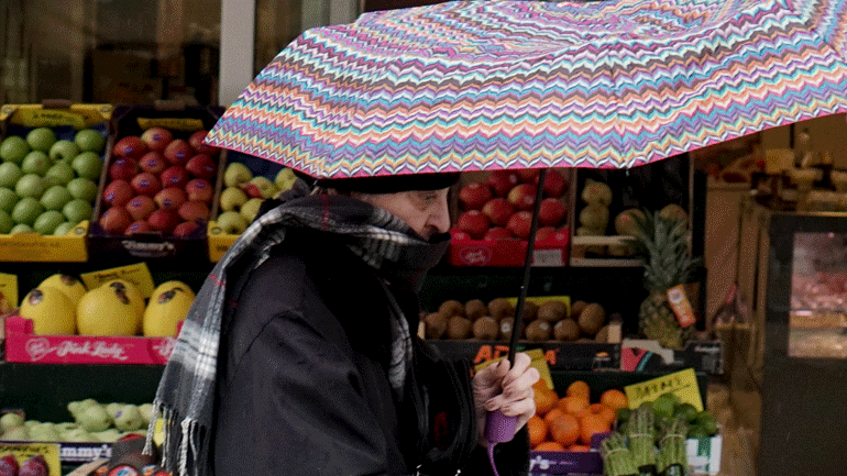 Παπαθανάσης: «Σπάνε στα δύο» οι λαϊκές αγορές λόγω κορωνοϊού