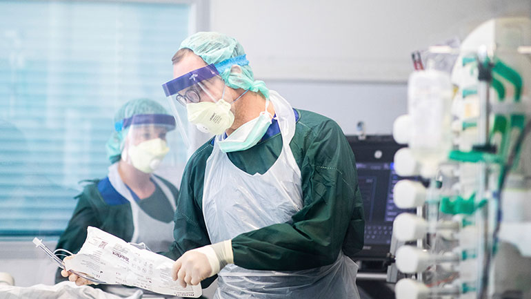 Στους 471 οι νεκροί σε μία ημέρα στη Γαλλία από τον κορωνοϊό- Ένα εκατ. κρούσματα παγκοσμίως