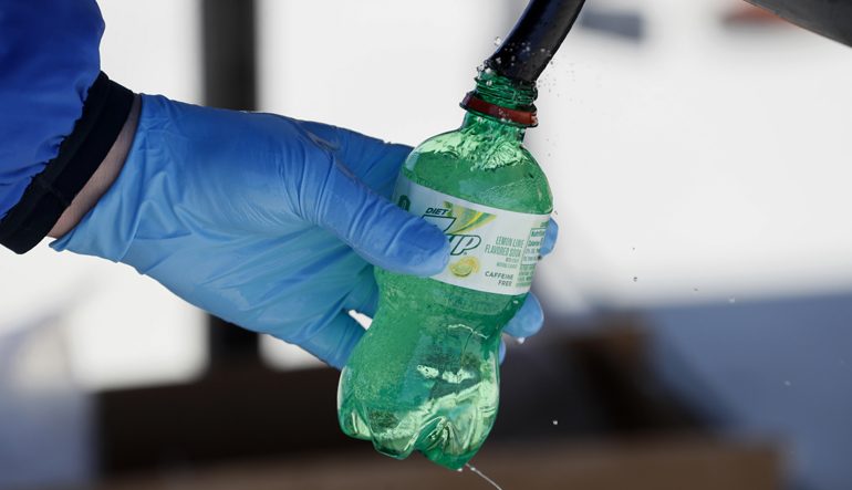 Οι ΗΠΑ πληρώνουν τη Ρωσία για τον ιατρικό εξοπλισμό που έστειλε για την καταπολέμηση του κορωνοϊού