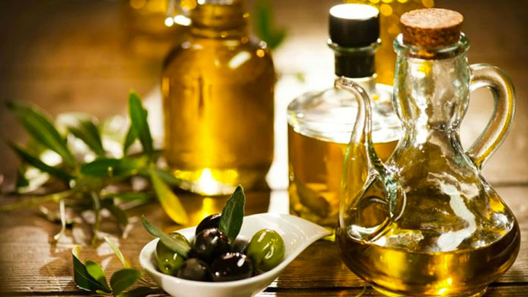 Γιατί δεν πρέπει να βγάλετε το ελαιόλαδο από τη ζωή σας