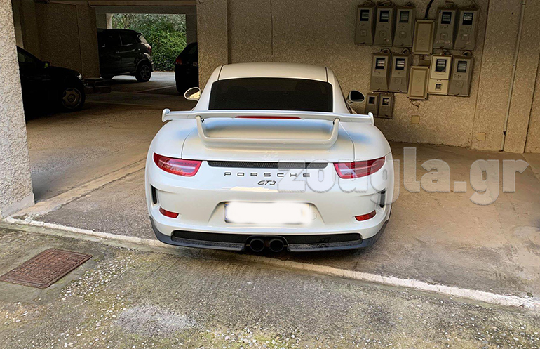 Σαν και αυτήν την Porsche δεν κυκλοφορούν πολλές στην Ελλάδα