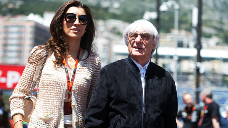 Με την κυρία Flosi παντρεύτηκαν το 2012 και μένουν στη Βραζιλία