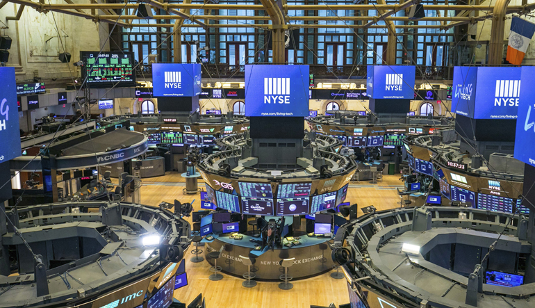 Κλείσιμο με άνοδο στην Wall Street μετά το ράλι των τιμών πετρελαίου