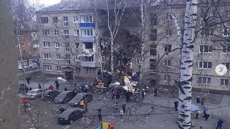 Τουλάχιστον ένας νεκρός από έκρηξη σε συγκρότημα κατοικιών στη Ρωσία