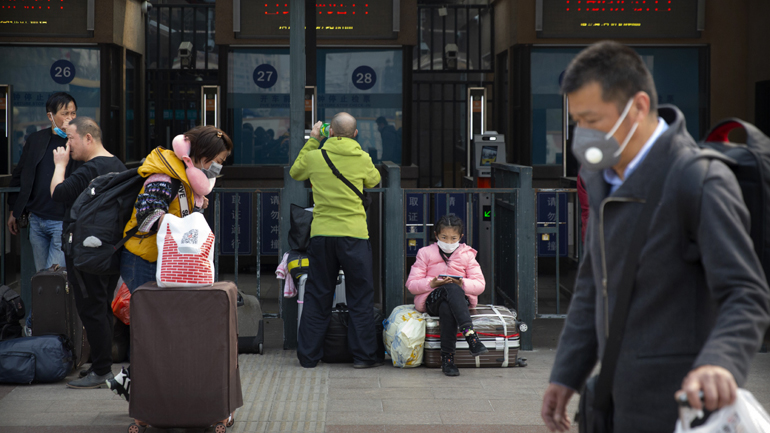 Ημέρα πένθους στην Κίνα για τους χιλιάδες που πέθαναν εξαιτίας του κορωνοϊού
