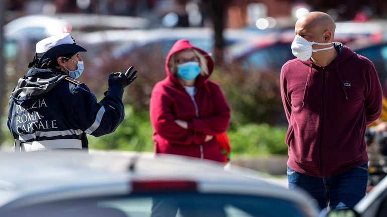 Ιταλία: Μειώνεται ο ρυθμός αύξησης των κρουσμάτων και των νεκρών