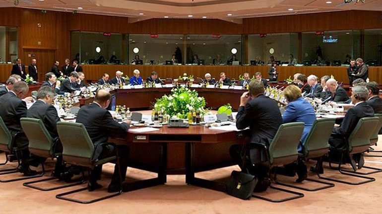 Σε αναζήτηση συμβιβαστικού πακέτου μέτρων το Eurogroup της Τρίτης