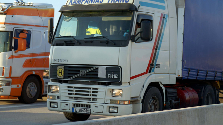 Θυελλώδεις άνεμοι στη Θεσσαλονίκη: Διακοπή κυκλοφορίας οχημάτων άνω των 3,5 τόνων στην Εγνατία