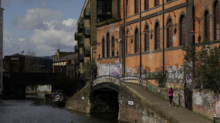 Βρετανός υπουργός Υγείας: «Θα χρειαστούν περαιτέρω μέτρα εάν οι πολίτες αψηφούν τους κανόνες»