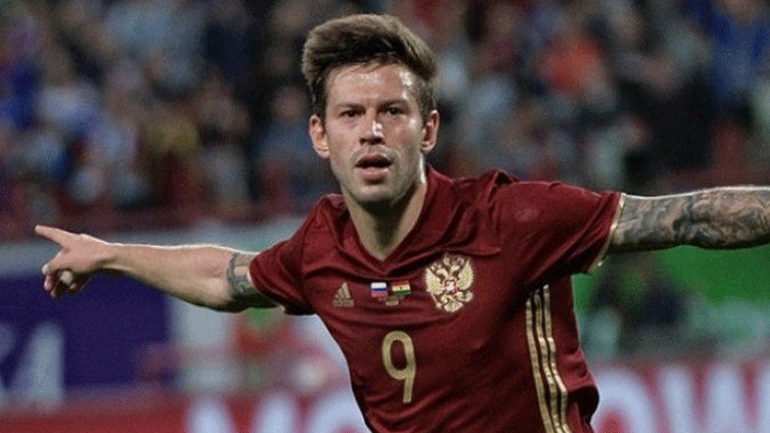 Θέλτα: Ο Σμολόφ «έσπασε» την καραντίνα για να βρεθεί στο πάρτι ενηλικίωσης της κοπέλας του!