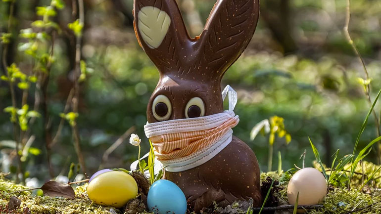 Η «πόλη του γλυκού» πολεμά με χιούμορ τον κορωνοϊό