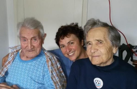 Ο Αλμπέρτο Μπελούτσι αριστερά