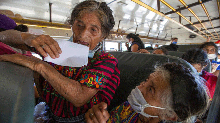 Η Γουατεμάλα ζητεί μειωμένο αριθμό παράτυπων μεταναστών από τις επαναπροωθήσεις των ΗΠΑ