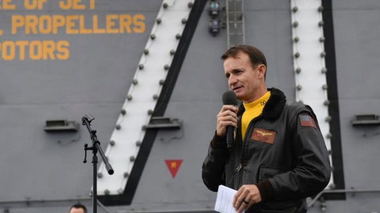 Θετικός στον κορωνοϊό ο κυβερνήτης του USS Theodore Roosevelt που «ξηλώθηκε» από το Πεντάγωνο Θετικός στον κορωνοϊό ο κυβερνήτης του USS Theodore Roosevelt που «ξηλώθηκε» από το Πεντάγωνο