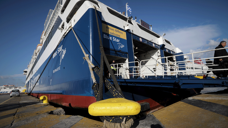 Προβλήματα στις ακτοπλοϊκές συγκοινωνίες λόγω δυσμενών καιρικών συνθηκών