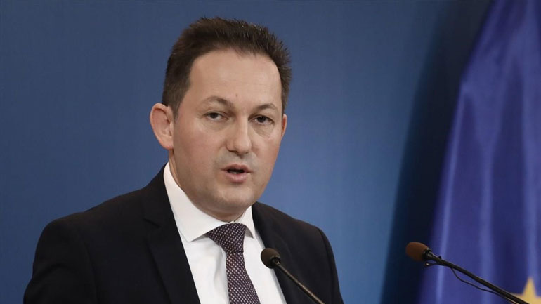 Πέτσας: Θα μείνουμε μέσα τον Απρίλιο για να χαρούμε τον Μάιο