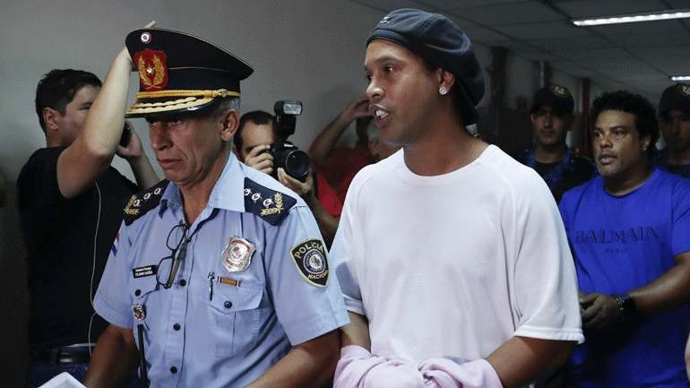 Το selfie βίντεο του Ροναλντίνιο μέσα από το κελί του στη φυλακή της Παραγουάης