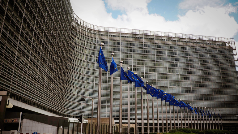 Ε.Ε.: Θα προστατεύσουμε τους Ευρωπαίους από τις οικονομικές συνέπειες του κορωνοϊού