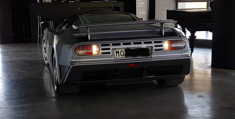 Το πίσω μέρος της Bugatti EB100 (κυκλοφόρησε το 1991)