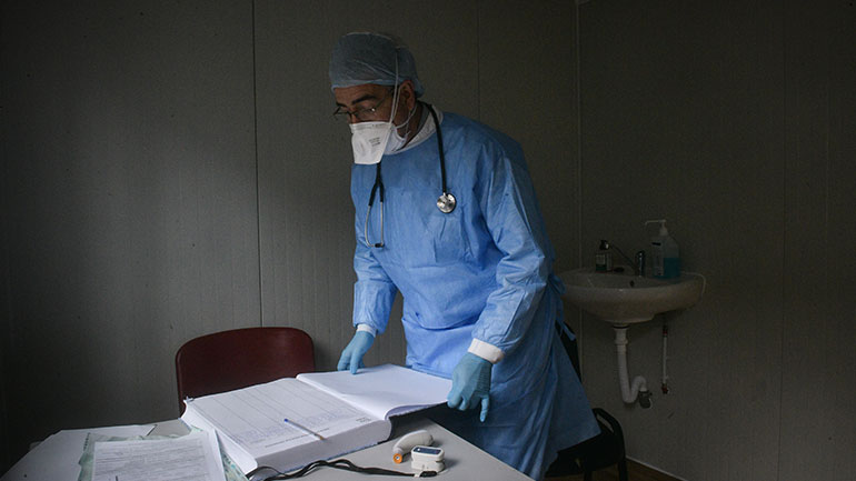 Κορωνοϊός: Ξεκινούν τα τεστ κατ’ οίκον από 500 Κινητές Μονάδες Υγείας