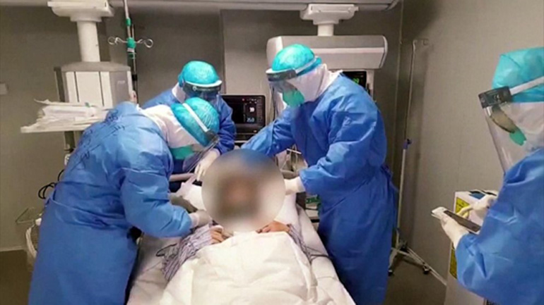 Έλληνας γιατρός στη Νέα Υόρκη: Κρατάμε τις κλίνες εντατικής για ασθενείς με πιθανότητες ανάκαμψης Έλληνας γιατρός στη Νέα Υόρκη: Κρατάμε τις κλίνες εντατικής για ασθενείς με πιθανότητες ανάκαμψης