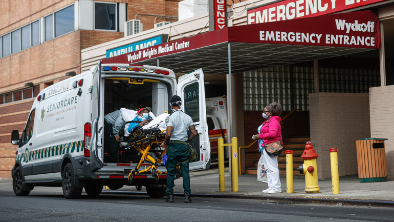 Νέο θλιβερό ρεκόρ με 731 νεκρούς σε ένα 24ωρο στη Νέα Υόρκη