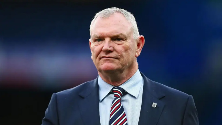 Κλαρκ: «Ίσως να μην ολοκληρωθεί η σεζόν»