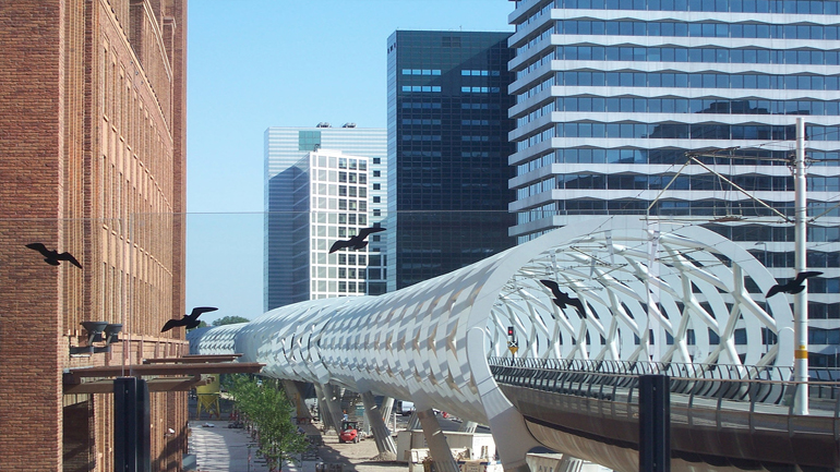 Διπλωματικός υπάλληλος στη Χάγη ζητούσε «φόρο» κορωνοϊού και ανακλήθηκε