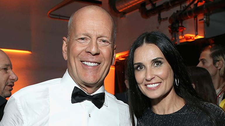 Bruce Willis – Demi Moore: Φωτογραφίζονται με τα παιδιά τους φορώντας πιτζάμες