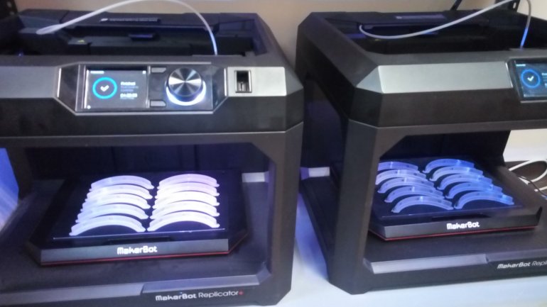 Κορωνοϊός: 3D προστατευτικές ασπίδες προσώπου από εργαστήριο εκτύπωσης του Metropolitan Hospital