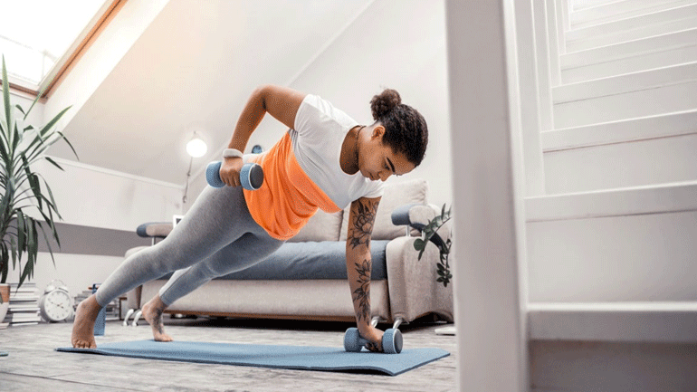 Απλοί τρόποι να μείνετε σε φόρμα στην καραντίνα