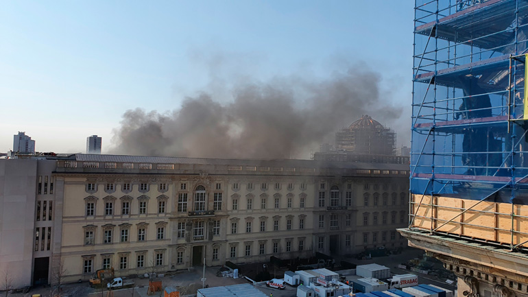 Γερμανία: Υπό έλεγχο η πυρκαγιά στο εργοτάξιο ανακατασκευής του Ανακτόρου του Βερολίνου