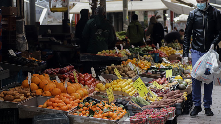 Στις λαϊκές της γειτονιάς