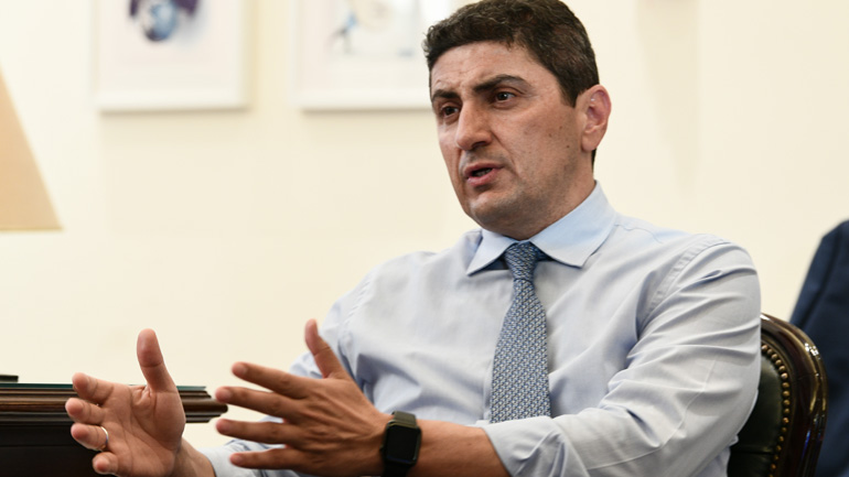 Πρόταση Αυγενάκη για δωρεάν εισιτήρια διαρκείας σε ιατρικό και νοσηλευτικό προσωπικό του ΕΣΥ