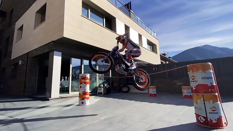 Toni Bou: Και η κατ’ οίκον προπόνηση συνεχίζεται