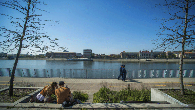 Αυξήθηκαν κατά 210 τα κρούσματα στην Ουγγαρία