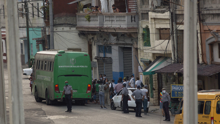 Κούβα: Σταματά η κυκλοφορία των μέσων μαζικής μεταφοράς