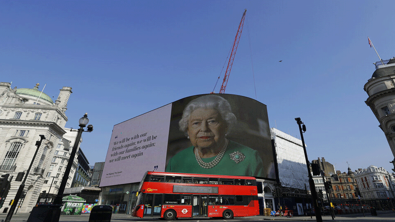 Βρετανική κυβέρνηση: «Μείνετε στο σπίτι σας το Πάσχα» 