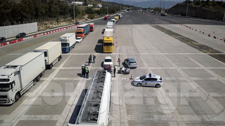 Μπλόκα της ΕΛ.ΑΣ. στα διόδια – Δείτε εικόνες από drone