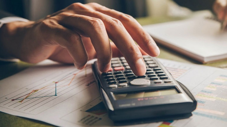 ΑΑΔΕ: Επισπεύδεται η διαδικασία αίτησης για την επιστροφή φόρου