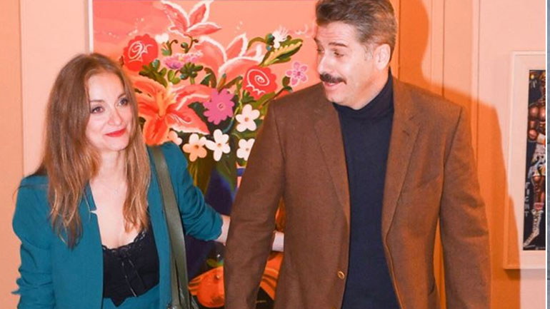 Η Λένα Δροσάκη μας δείχνει για πρώτη φορά τη φουσκωμένη της κοιλίτσα